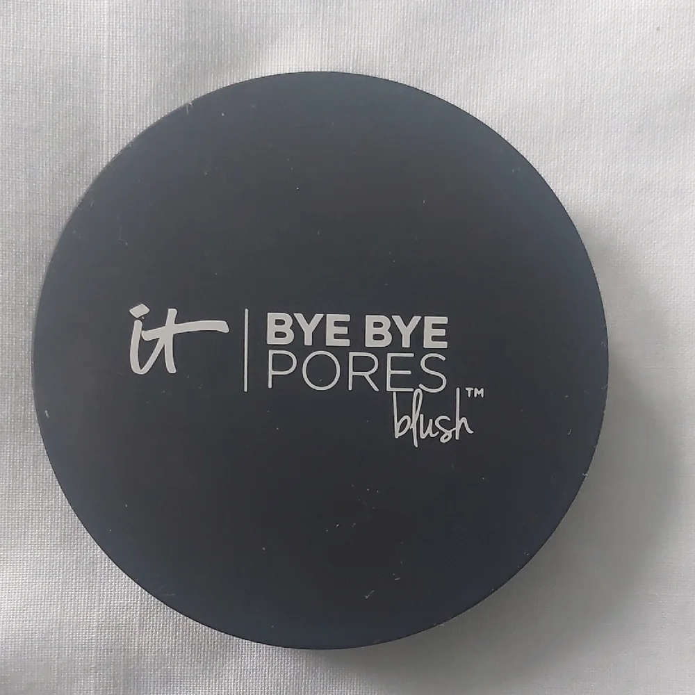 UNUSED IT Cosmetics Blush in Rosy Pink - NWOT - Picture 2 of 3